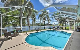 Pet-Friendly Escape With Dock And Kayaks In Cape Coral