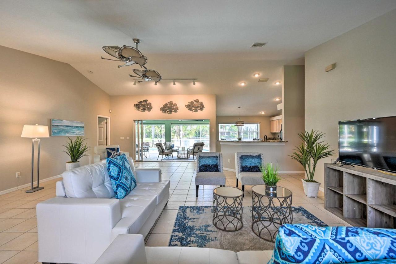 Pet-Friendly Escape With Dock And Kayaks In Cape Coral Villa Exterior photo