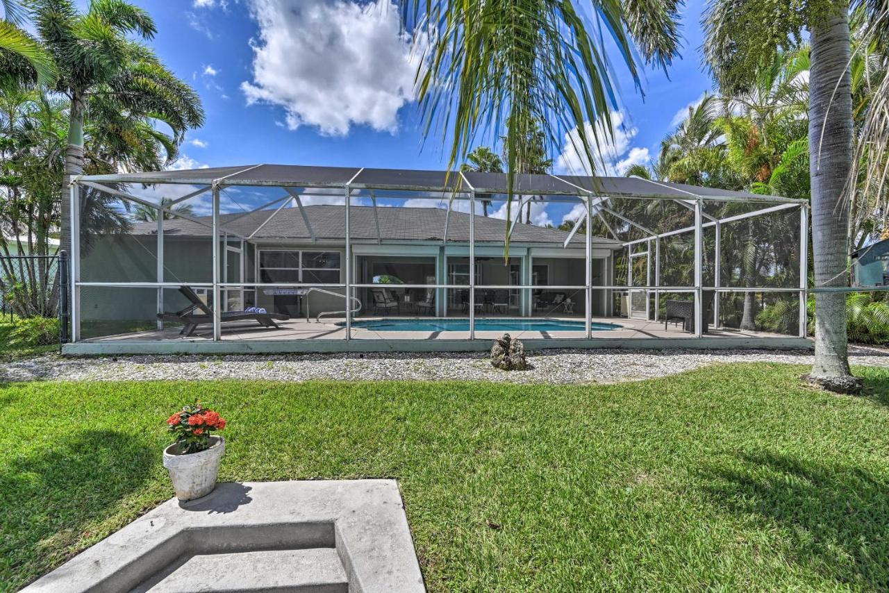 Pet-Friendly Escape With Dock And Kayaks In Cape Coral Villa Exterior photo